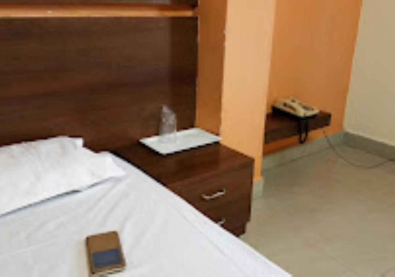 Hotel Mayur Restaurant Chandrapur Exterior photo